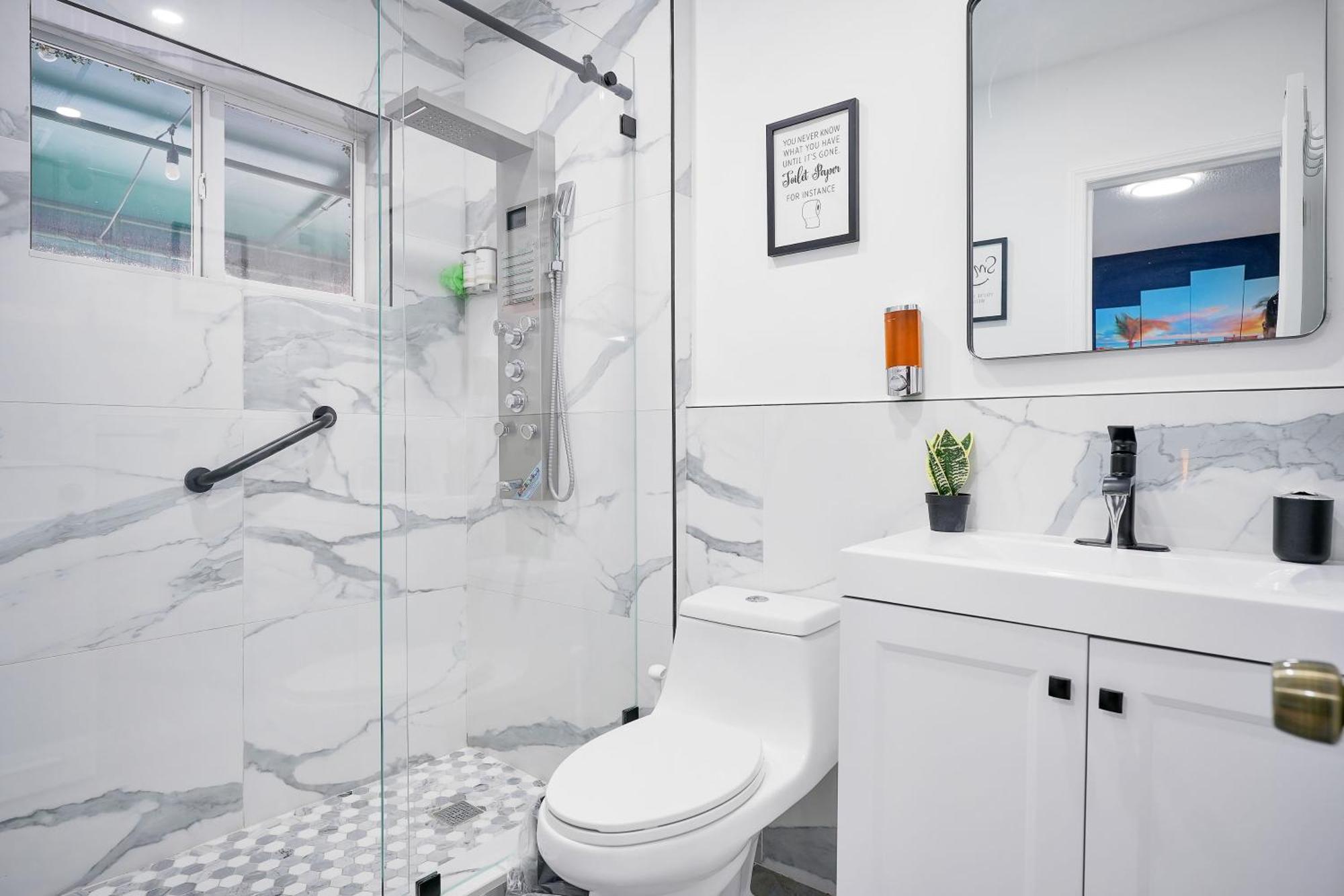 Vacay Spot Happy Escape 15 Min Beach Massage Shower Prime Loc! 6 Blocks Away From Bars, Nite Clubs, Res, Shops Miami Eksteriør billede